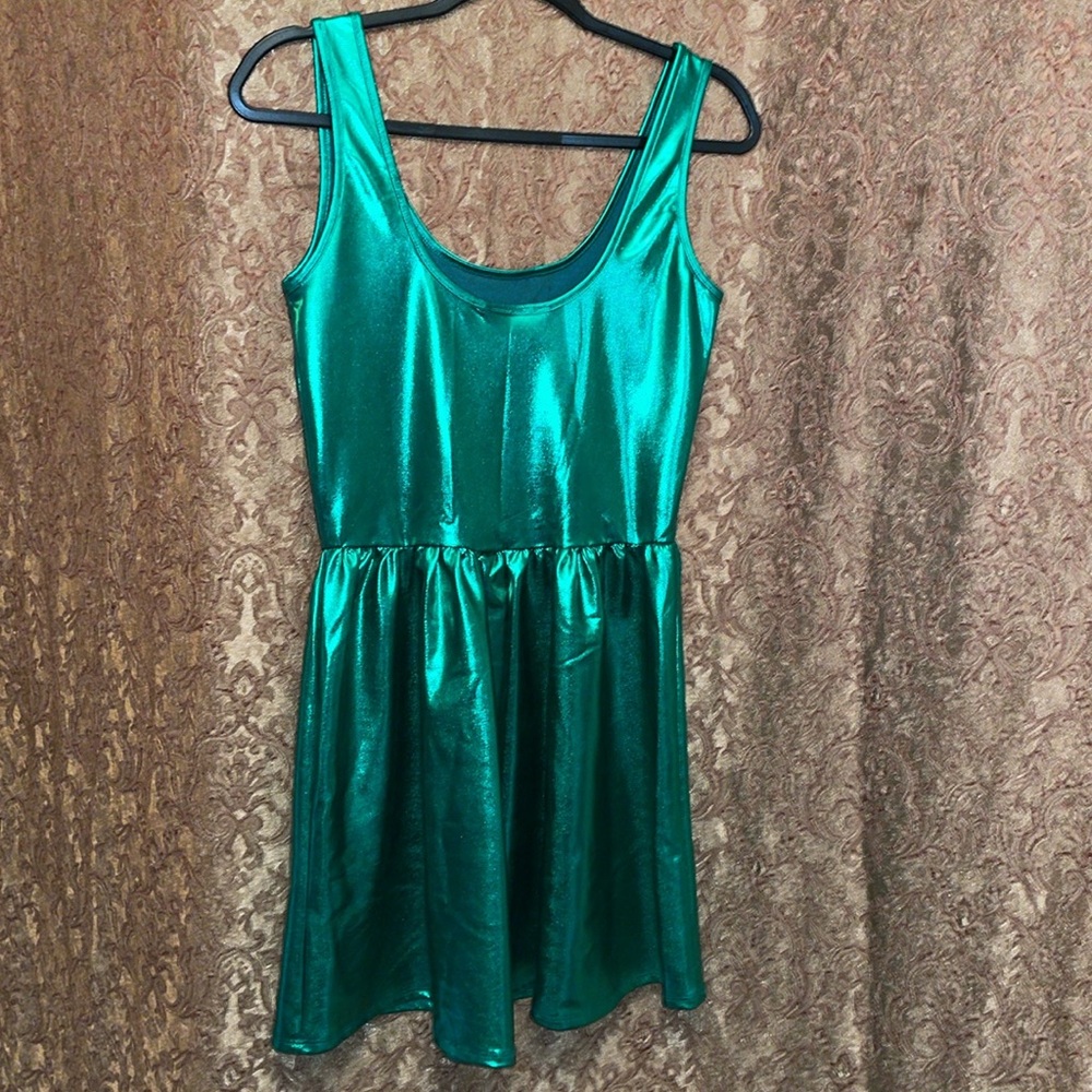 ROUTE 3 Los Angeles Shiny Green Sleeveless Dress. Size Medium. - Picture 1 of 3